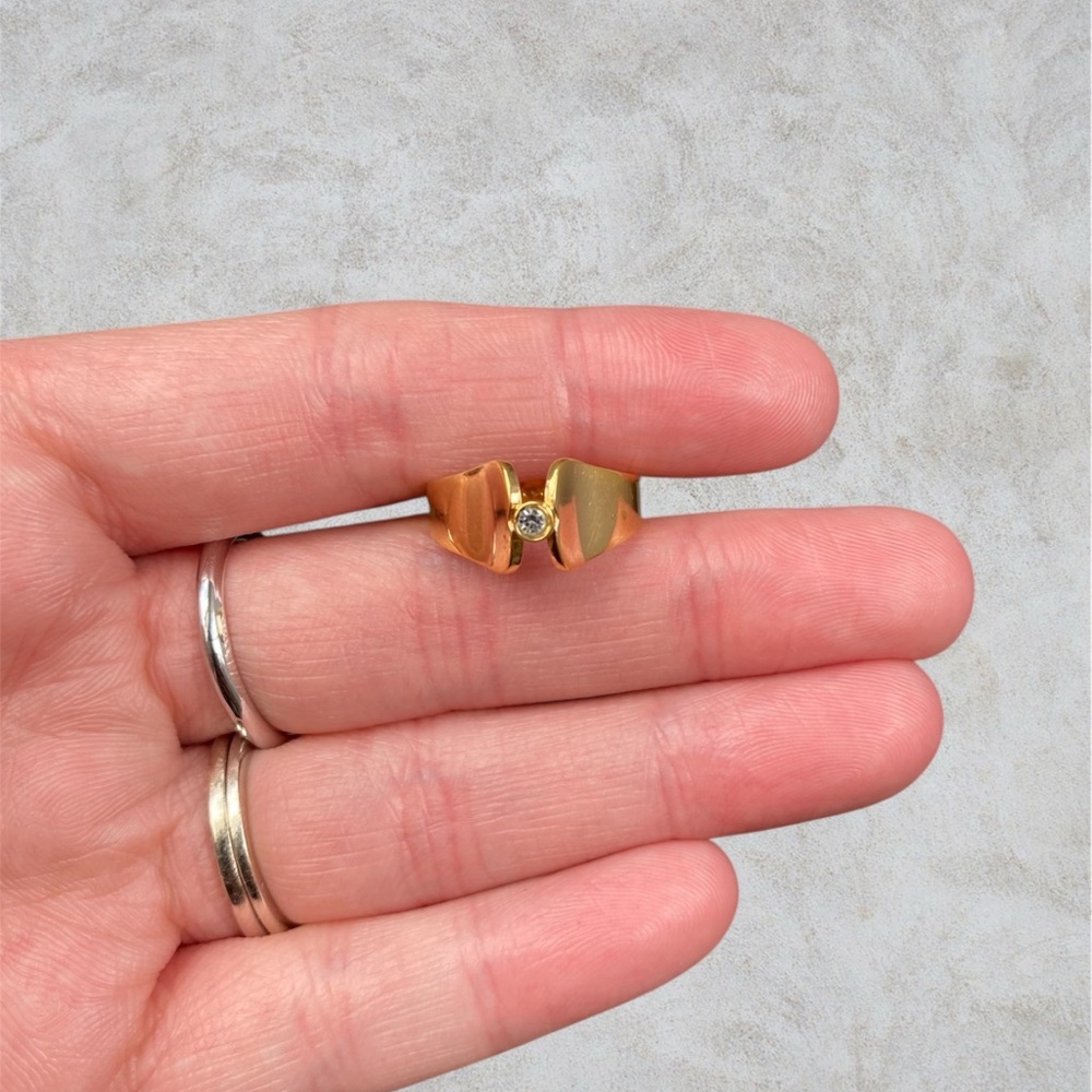 Vintage Signed Avon Gold Ring